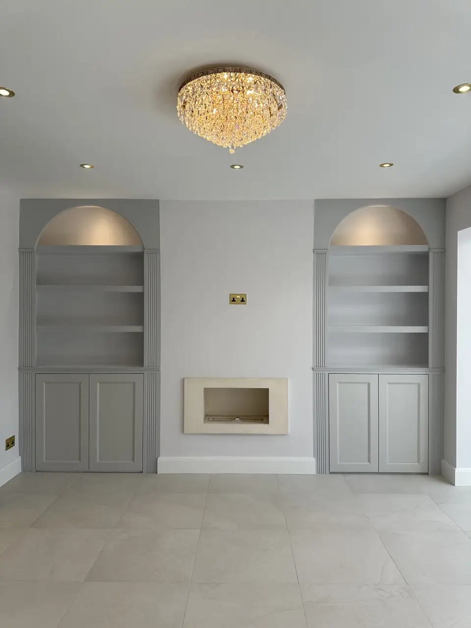 Bespoke chimney niche: Double-Storey Rear Extension in Hampstead by Alb Homes