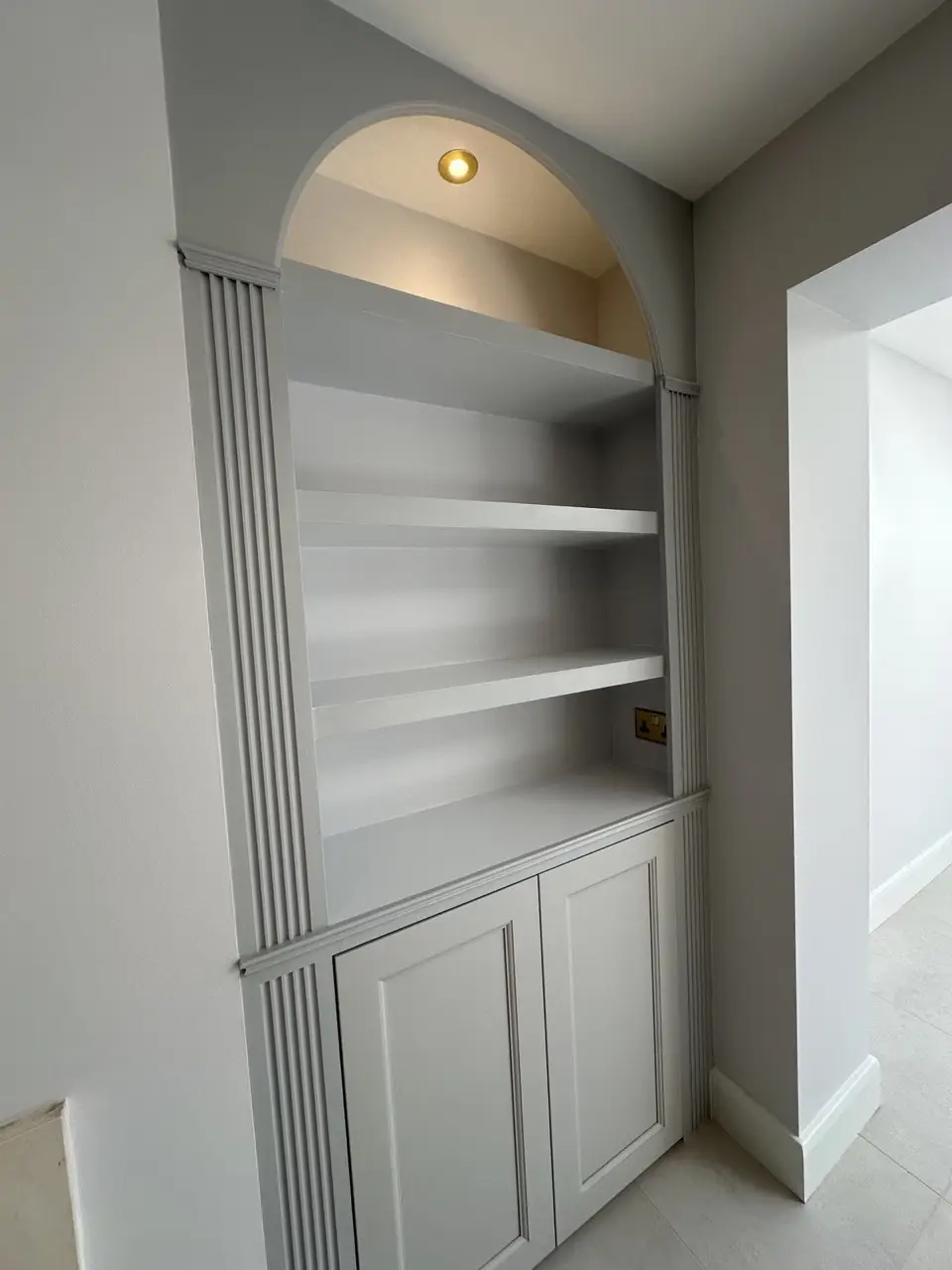 Bespoke chimney niche: Double-Storey Rear Extension in Hampstead by Alb Homes
