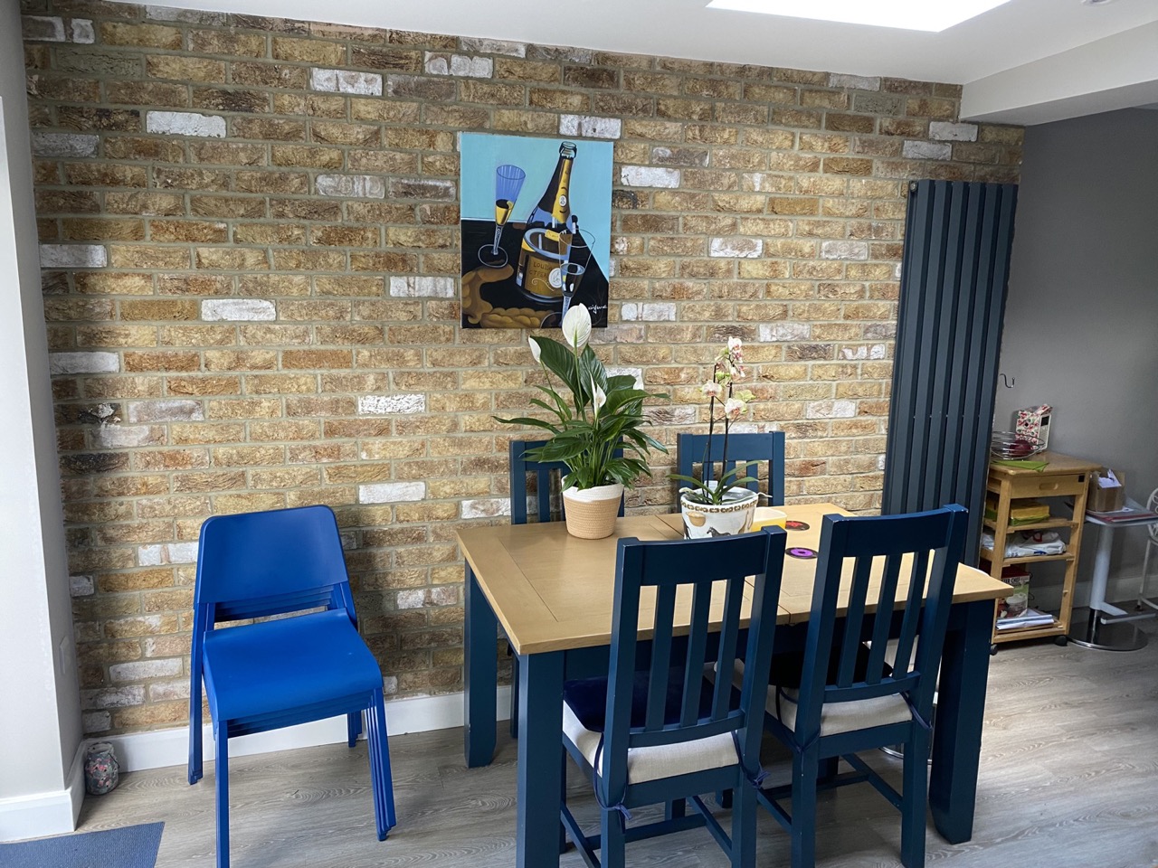 Exposed internal brick wall: Single-Storey Rear Extension in Totteridge by Alb Homes